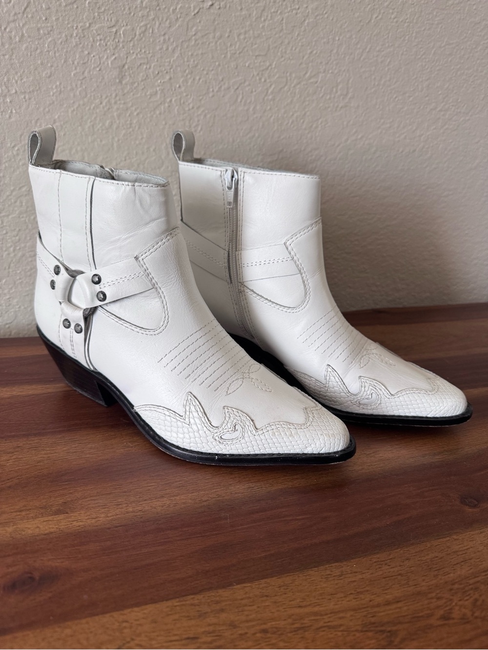 Matisse Western White Leather Boots